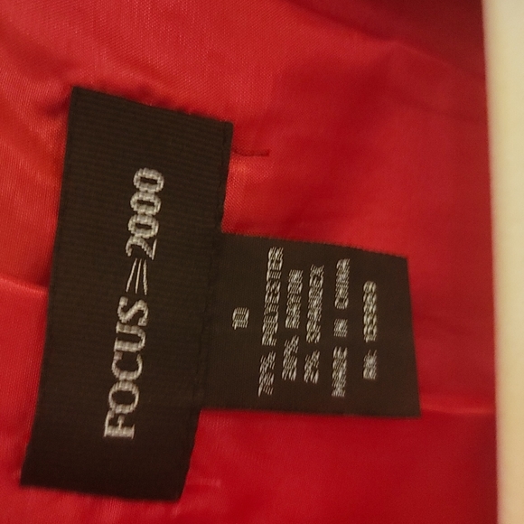 Red 2 button blazer. Focus 2000. Nice felt like fabric with a flattering cut. - Picture 2 of 2